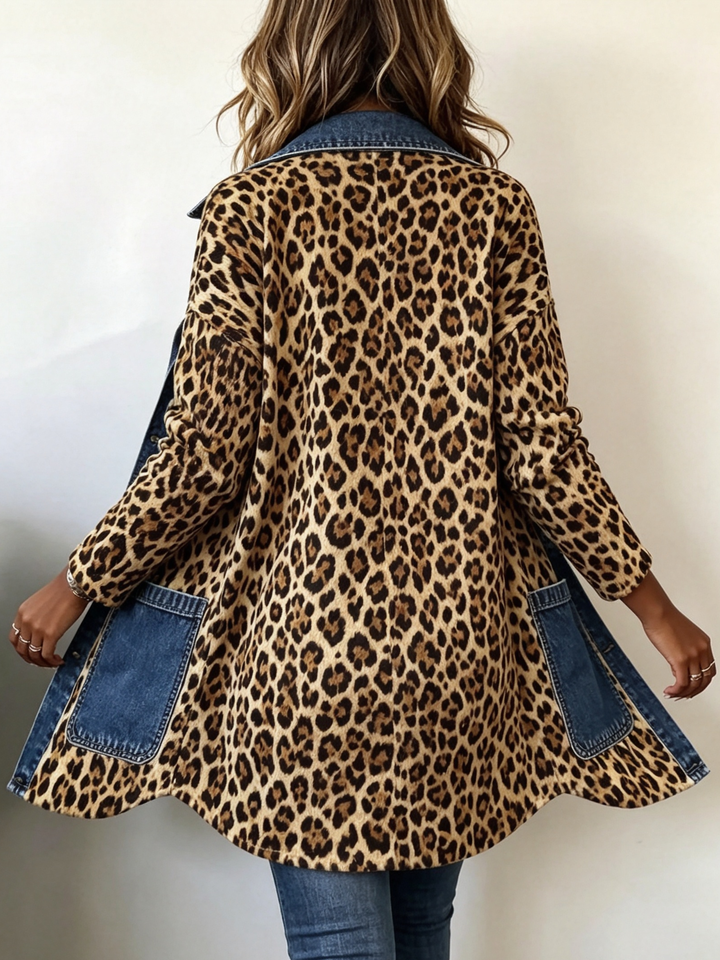 Gina | Giacca Lunga in Leopardo con Jeans